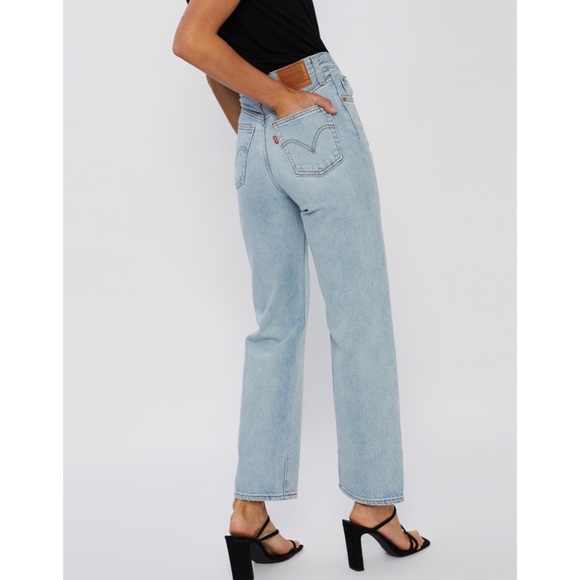 Levi's® Premium RIBCAGE STRAIGHT ANKLE JEANS - Picture 2 of 15